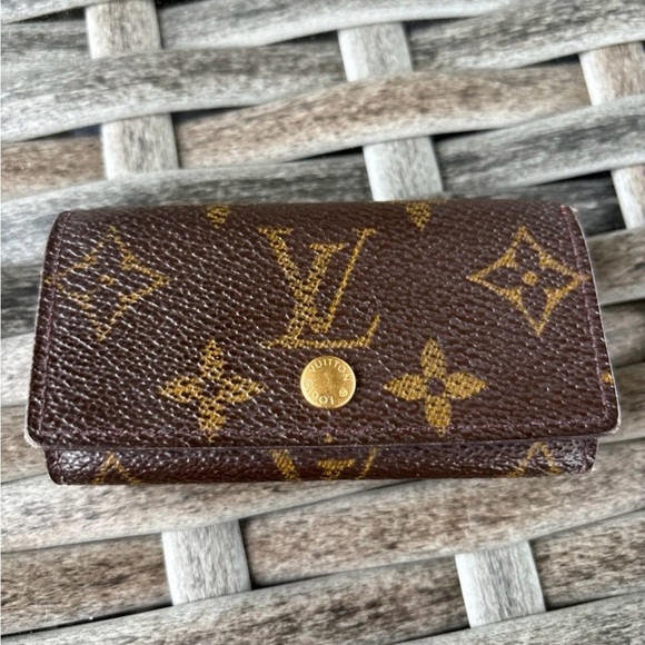 Louis Vuitton Monogram 4 Key Holder - Picture 1 of 6